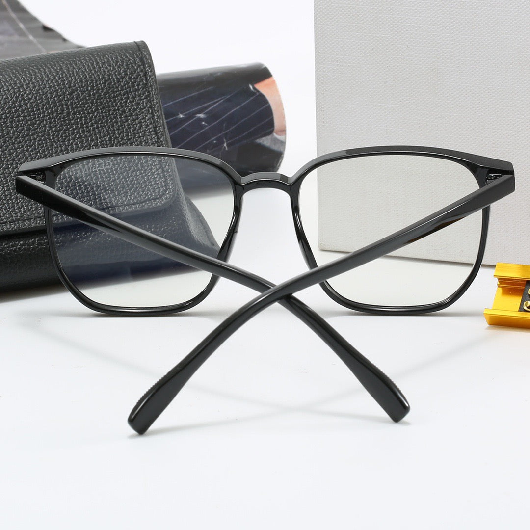 Transparent square frame glasses