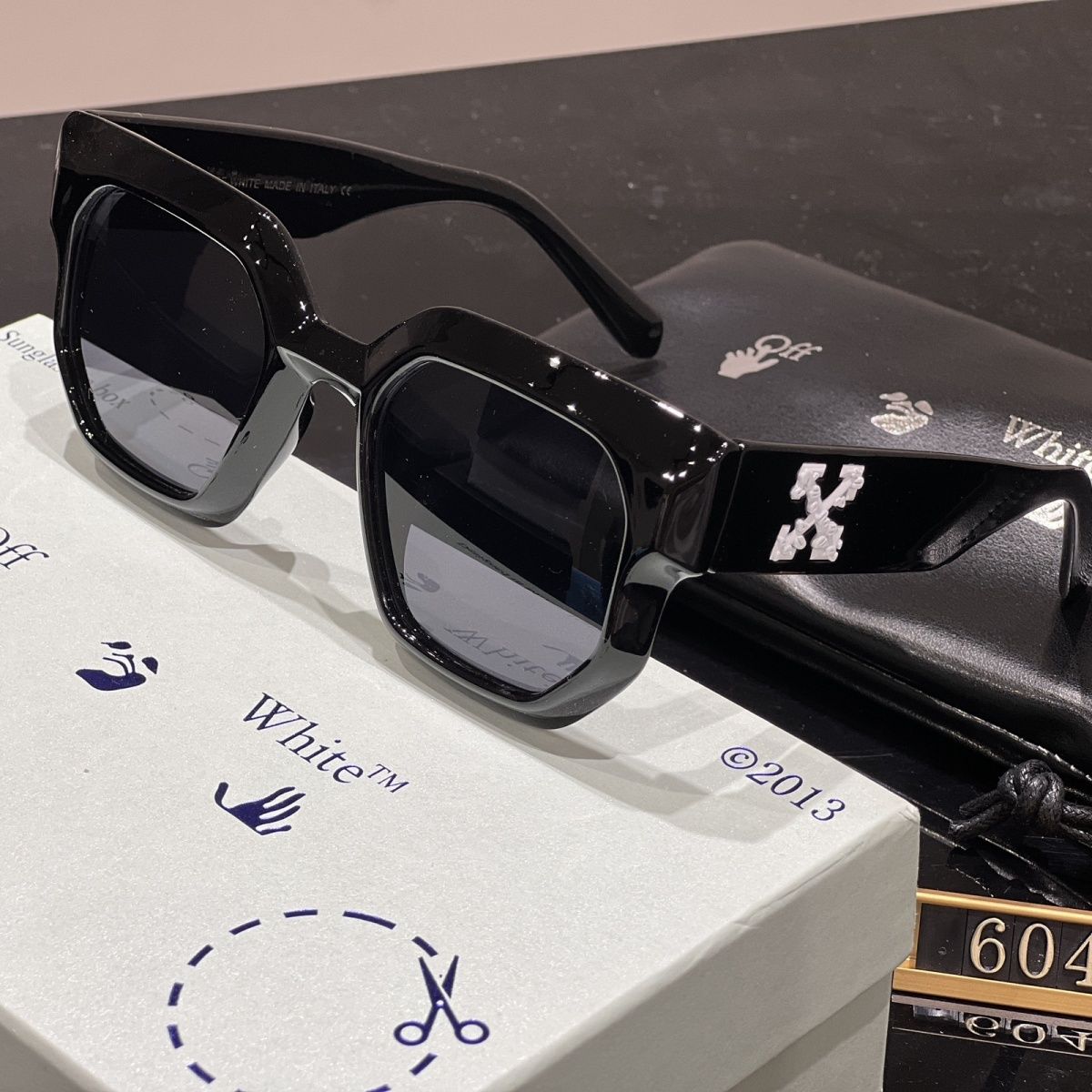 Square Frame Trendy Fashion Sunglasses