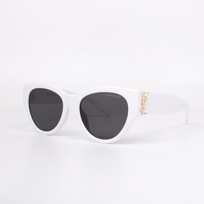 Fashionable new cat-eye sunglasses