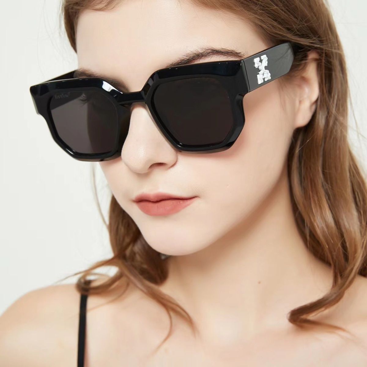 Square Frame Trendy Fashion Sunglasses