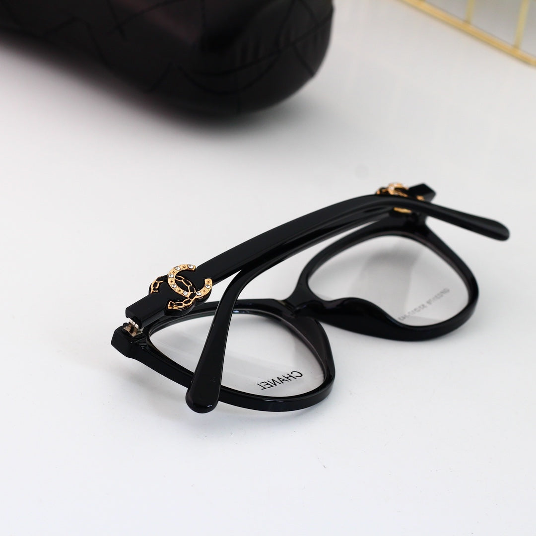 Cat-Eye Diamond Metal Logo Glasses